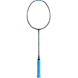 Badminton-ketcher. Sort med blå og grå stafferinger. Blåt håndtag.