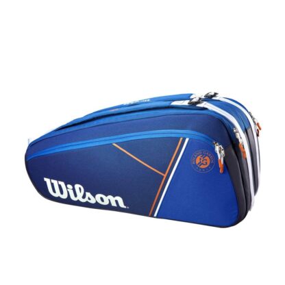 Blue racquet bag from Wilson with white and clay details and Roland Garros logo. With space for 9 racquets. White Wilson in writing on the side.