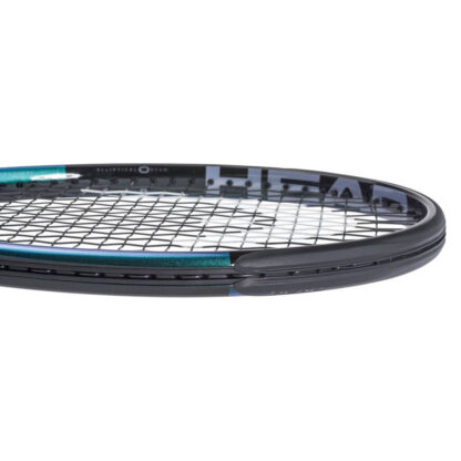 View from the side of the head of black and blue pearlescent tennis racquet from HEAD. Black strings with white HEAD logo and black grip. Gravity in grey silver writing on the side and HEAD in grey silver writing inside the beam. HEAD Gravity MP Auxetic 2025.