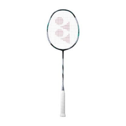 Black and silver badminton racquet with turquoise details from Yonex. Play in turqouise writing on the side of the frame. White strings with red Yonex logo and white grip. Yonex Astrox 88 Play in Black/Silver.